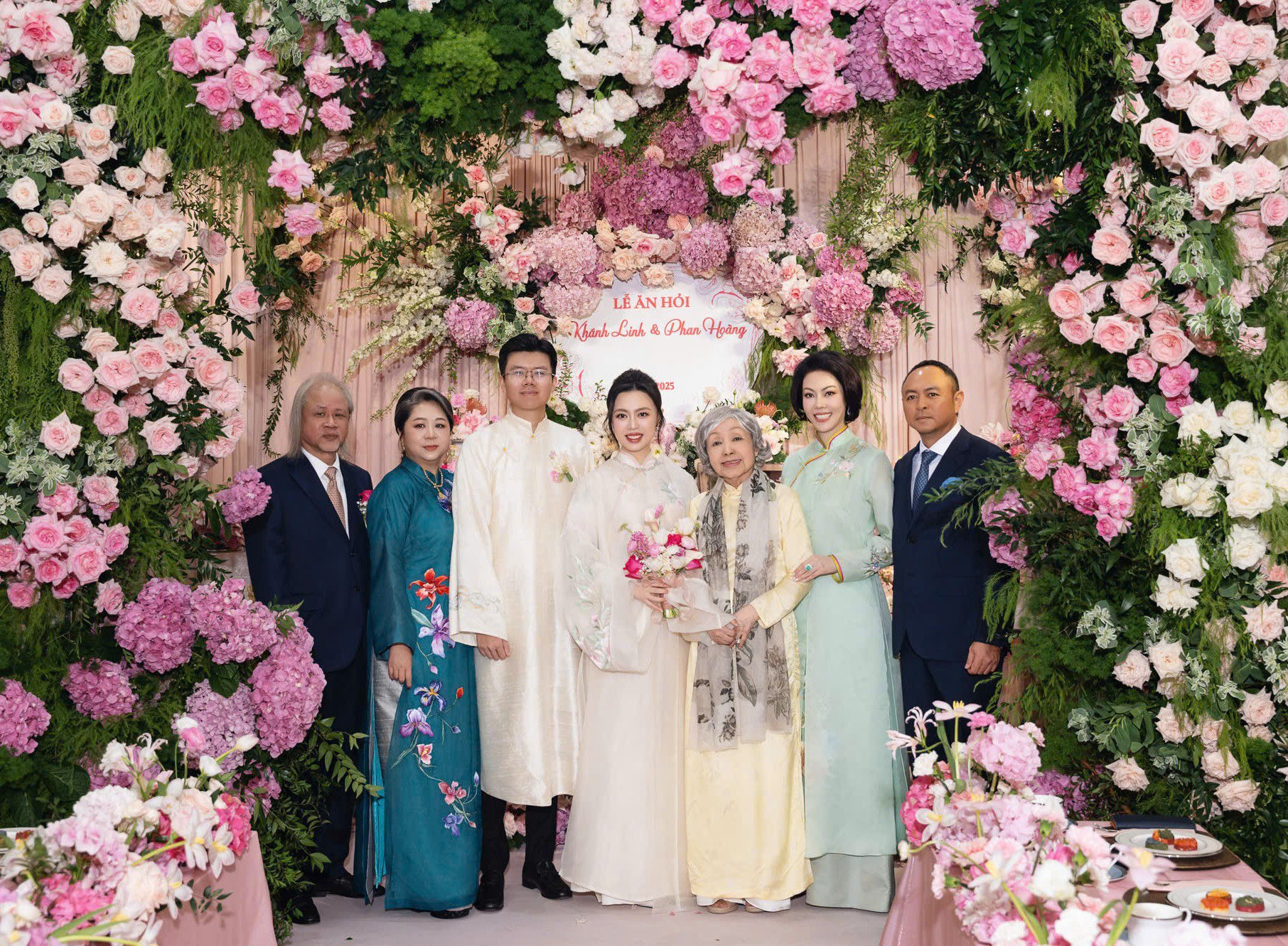 Ảnh hiếm về đại gia bất động sản Phan Quang Chất trong đám hỏi con trai Phan Hoàng