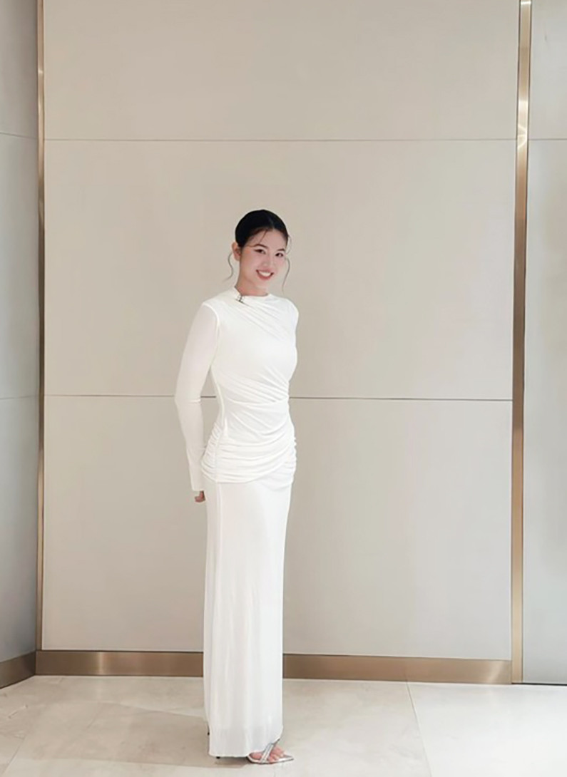 Tiểu tiên cá Ánh Viên xinh đẹp, dịu dàng - Ảnh 1.