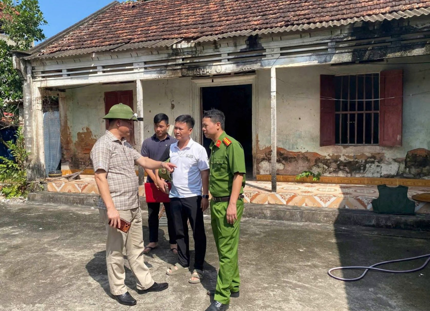 cứu cháu bé_1.JPG