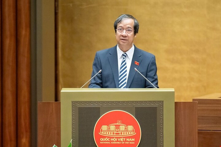 Bộ trưởng Bộ Giáo dục và Đào tạo Nguyễn Kim Sơn.