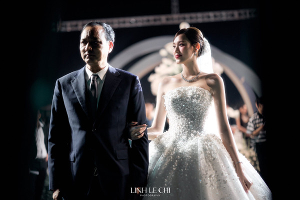 Dòng viết của Đỗ Thị Hà sau hôn lễ tại Quảng Trị khiến khán giả xúc động - Ảnh 3.