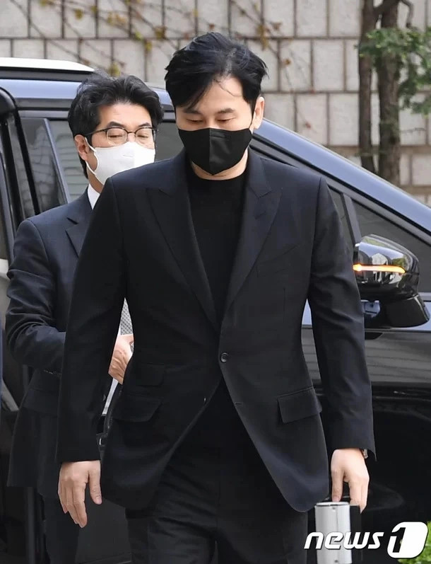 park bom noi yang hyun suk no 700.000 ty usd , thuc hu ra sao hinh anh 2