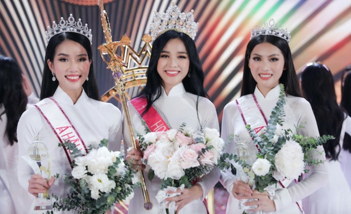 Top 3 Hoa hậu Việt Nam 2020 thời điểm đăng quang.