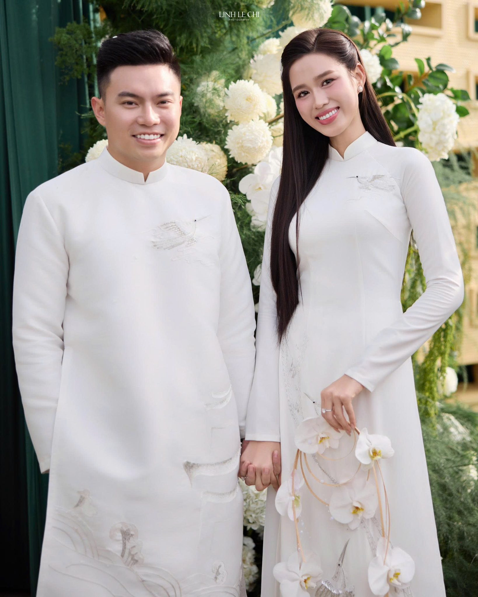 Ý nghĩa loài hoa đắt đỏ phủ kín trong hôn lễ Đỗ Thị Hà và chồng thiếu gia