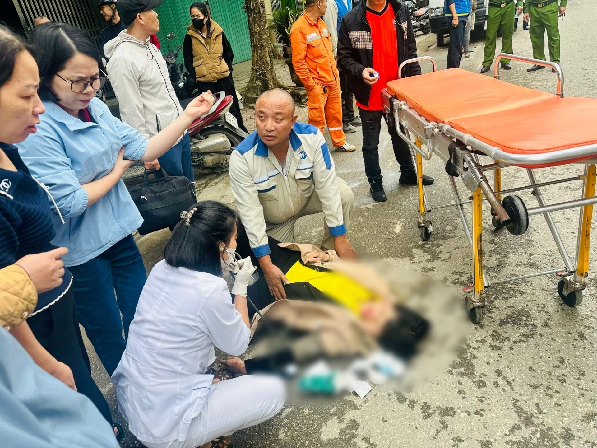 a2Nữ giám đốc bệnh viện .jpg