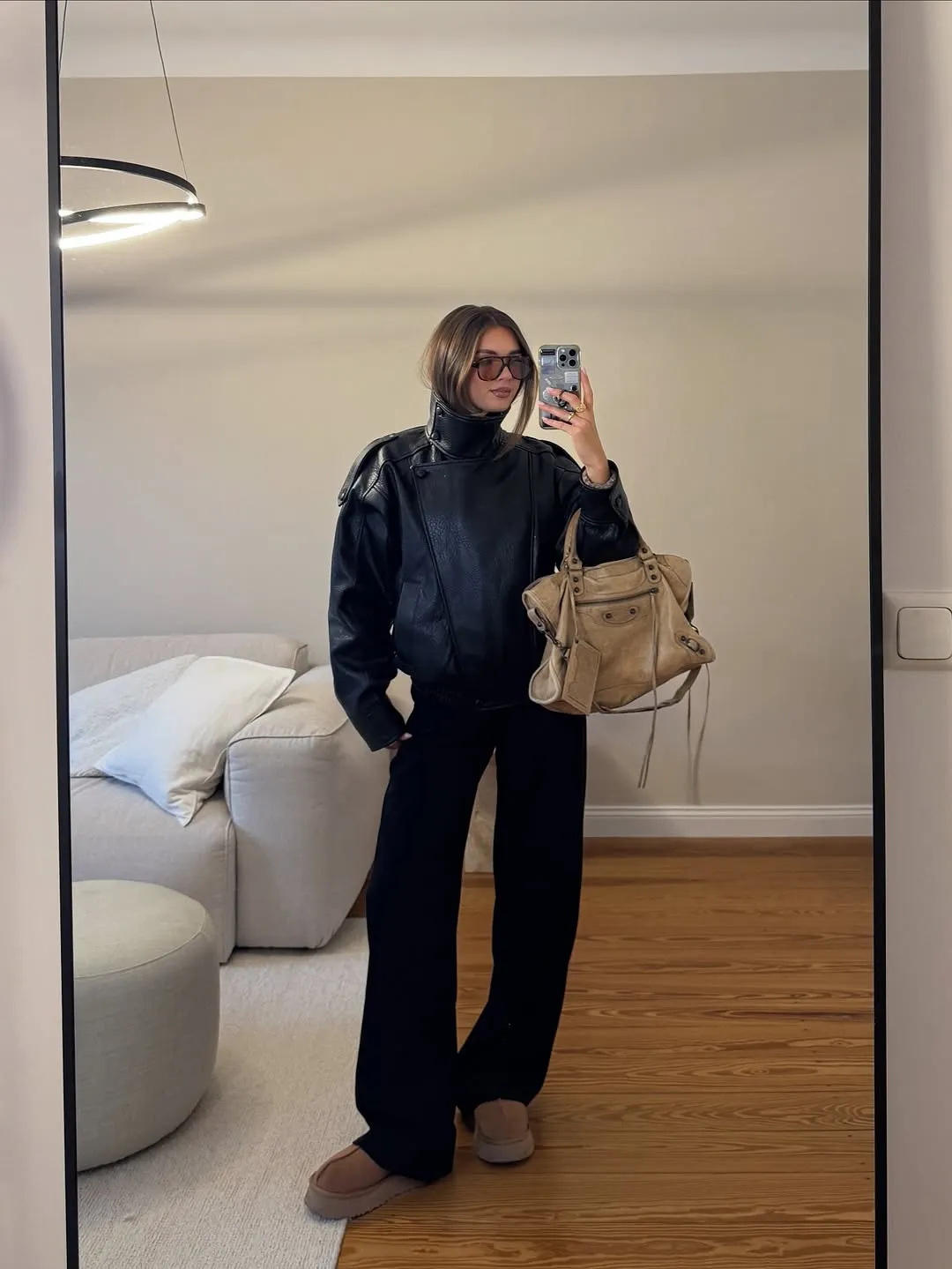 Sức hút áo khoác cổ ống mùa Thu - Đông 2025 không thể cưỡng lại - Ảnh 5.