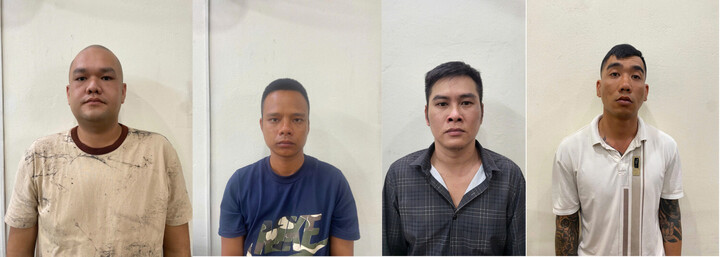 Từ trái qua phải: Tùng, Trường, Vinh, Sơn tại Cơ quan Công an.