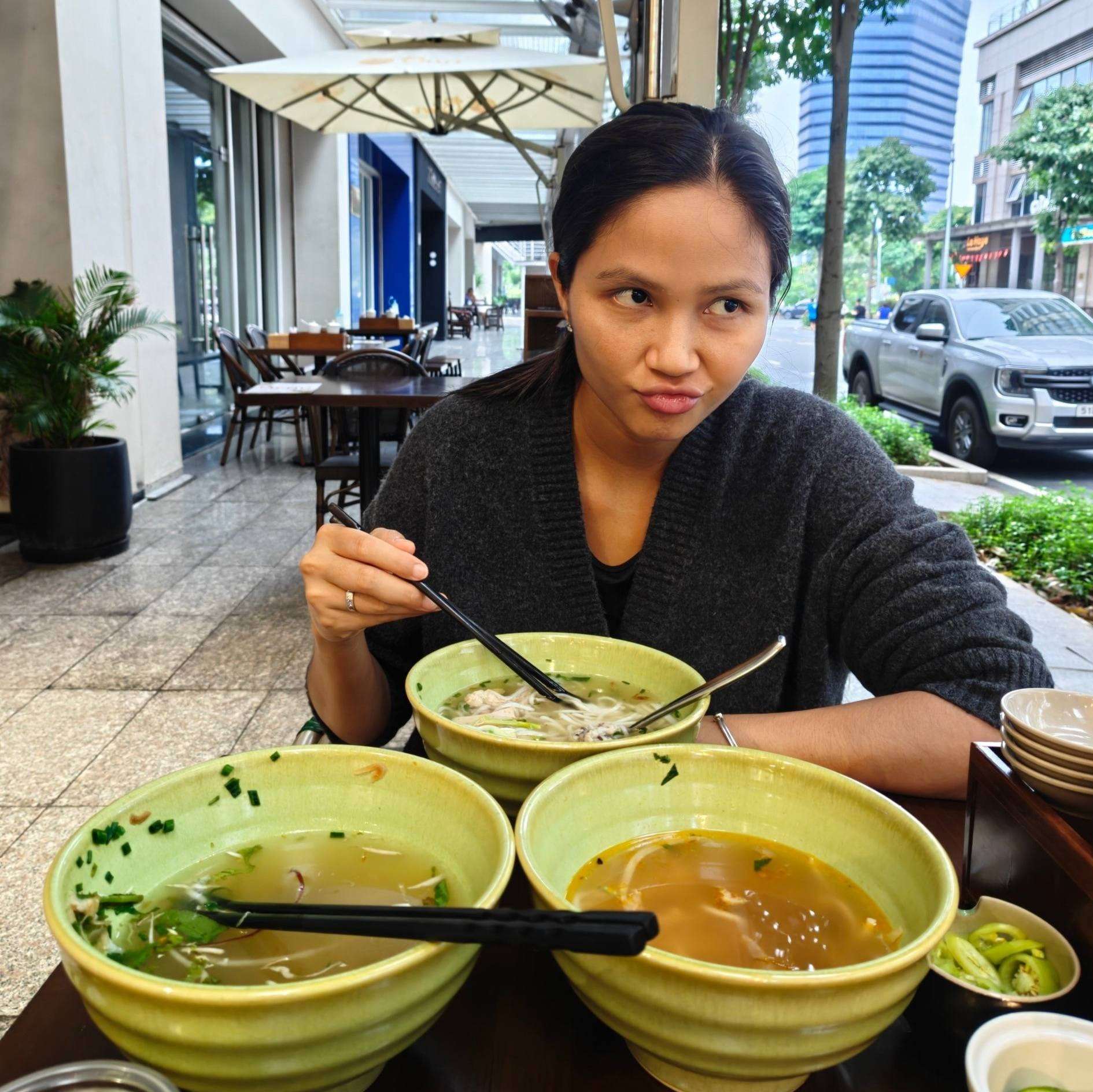 Tình trạng HHen Niê sau khi bị sưng phù mặt đến biến dạng