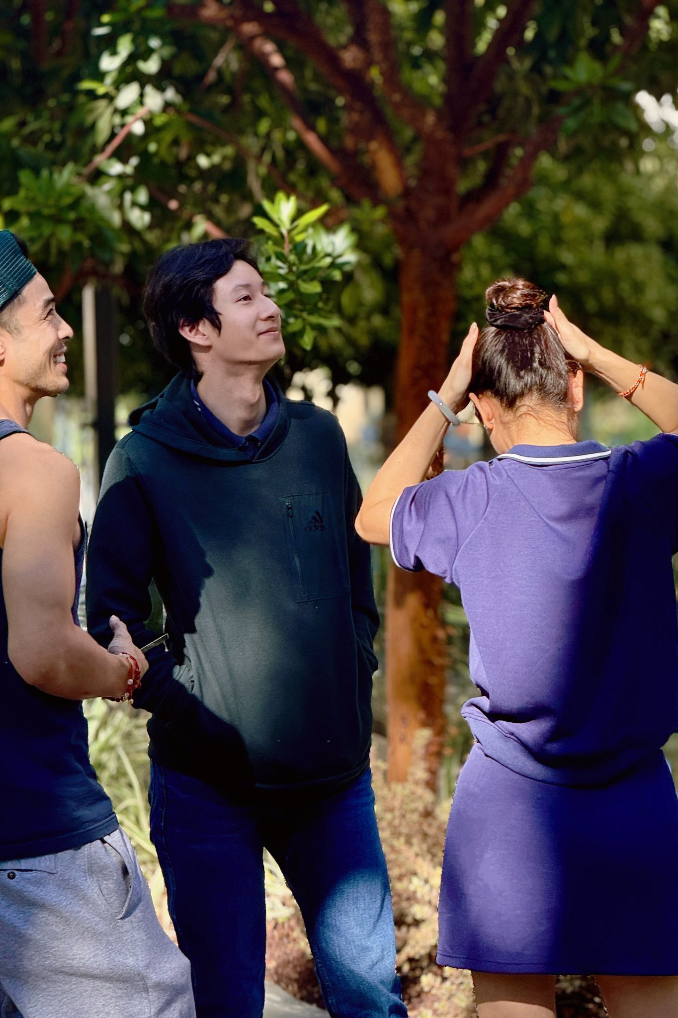 Con trai Jennifer Phạm được mẹ và cậu đưa đi chọn trường Đại học - Ảnh 4.