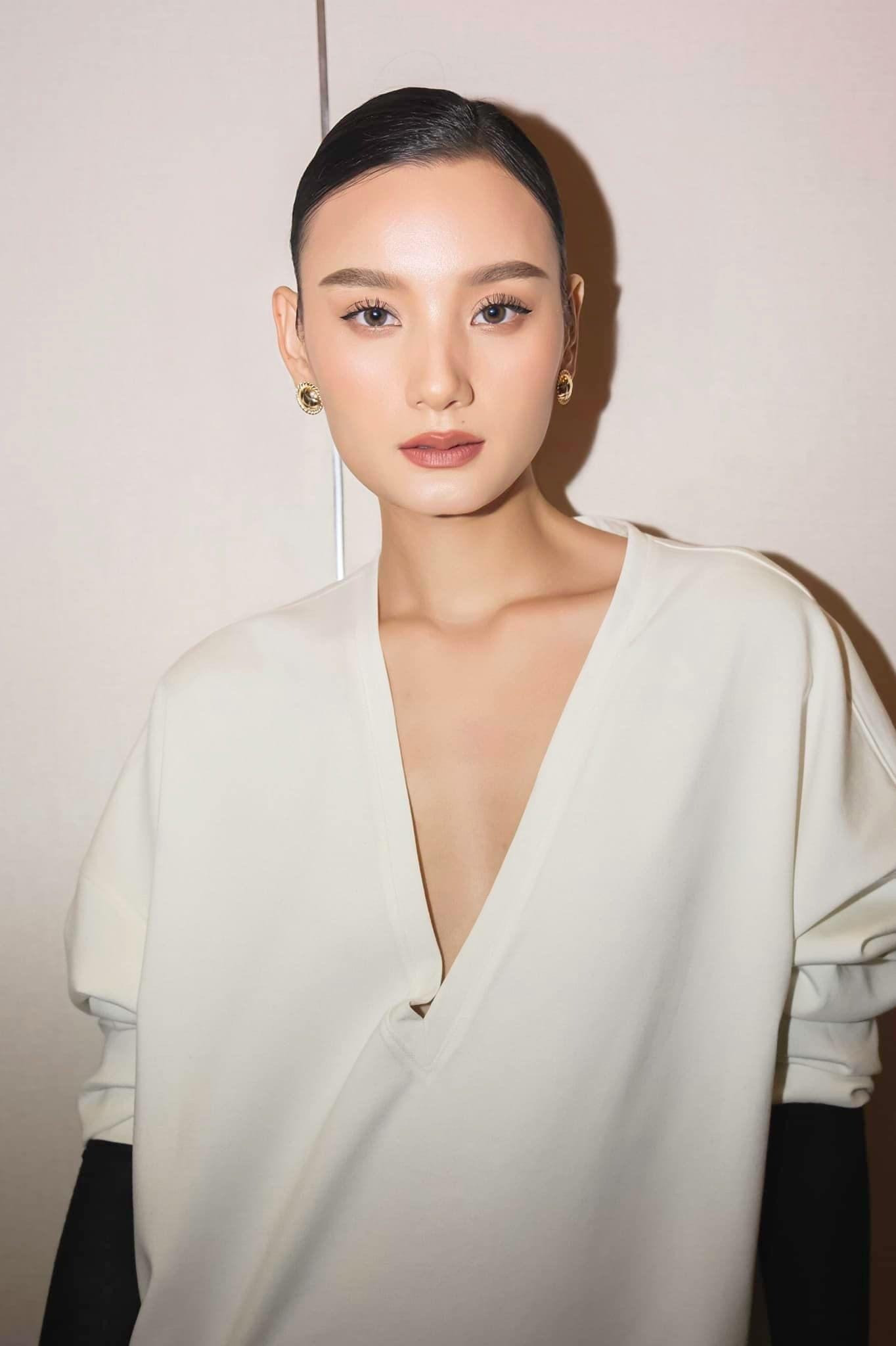 hoang thuy le thuy lam lanh tai dam cuoi quynh chau sau thoi gian dai cach mat 1a58543603a44b09a7eb86dc48124d38 465.jpg