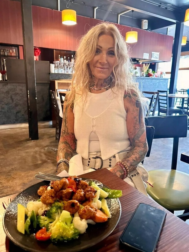 Lorraine Cassar duy trì chế độ ăn lành mạnh với nhiều trái cây và rau củ. (Ảnh: Jam Press)