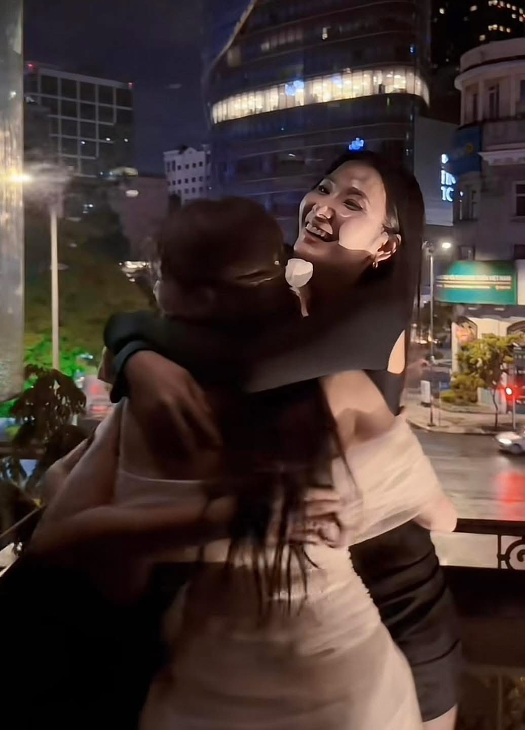 Hoàng Thùy  Lê Thúy nói gì khi làm lành sau 14 năm cạch mặt