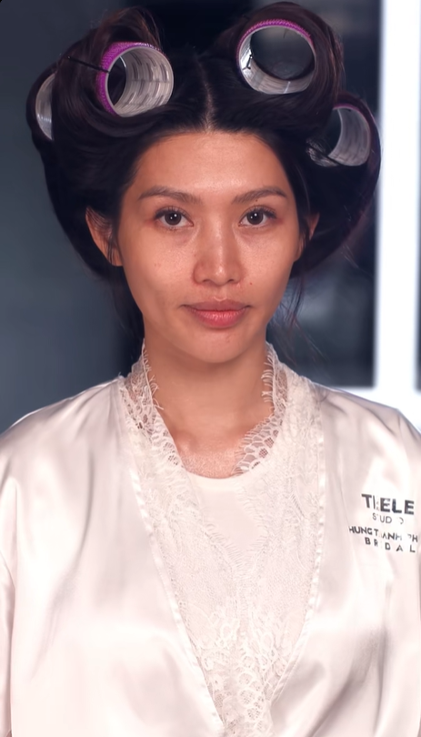 Á hậu Quỳnh Châu lộ mặt mộc già nua trong khoảnh khắc hậu trường