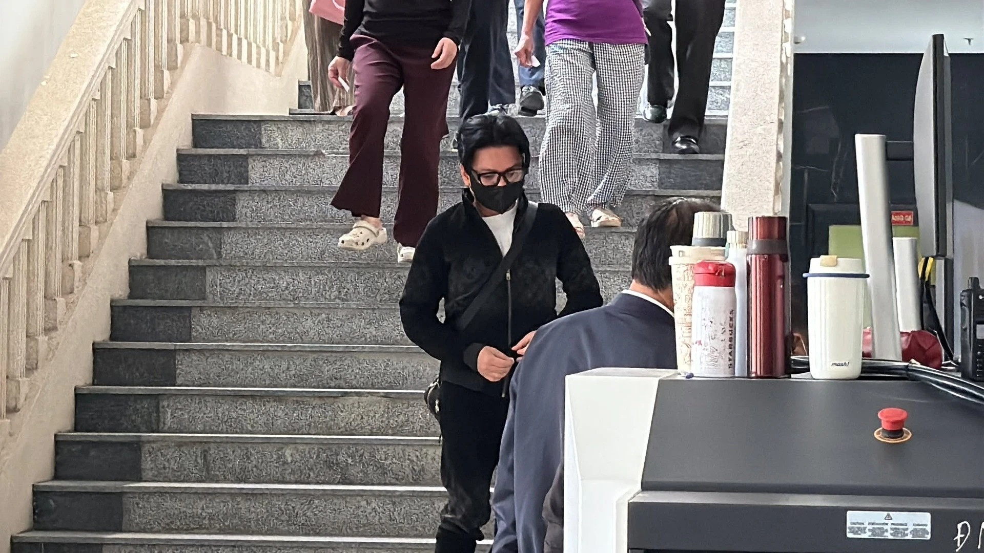 Vụ đánh bạc ở khách sạn Pullman: Ca sĩ Vũ Hà xuất hiện tại tòa với tư cách bị cáo