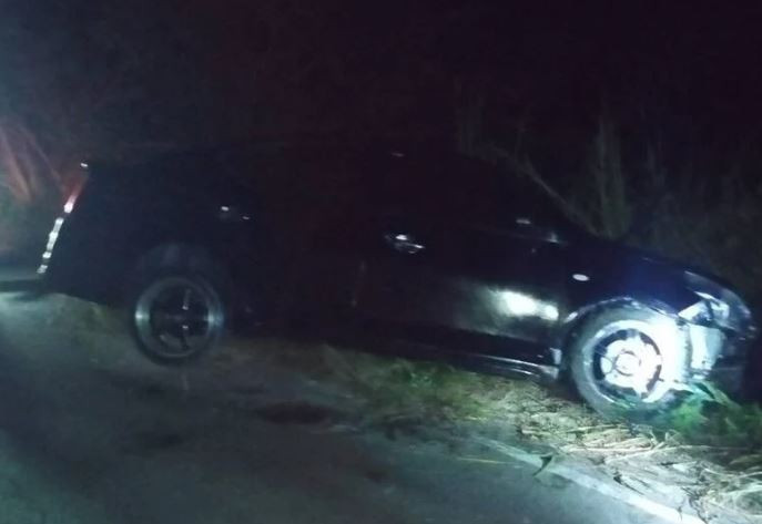 Xe ô tô lao xuống kênh, 4 người tử vong- Ảnh 2.