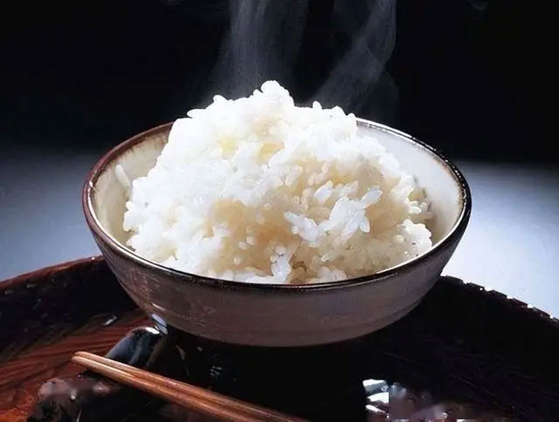 Một phụ nữ 45 tuổi suốt một năm chỉ ăn rau không ăn cơm cơ thể thay đổi ra sao