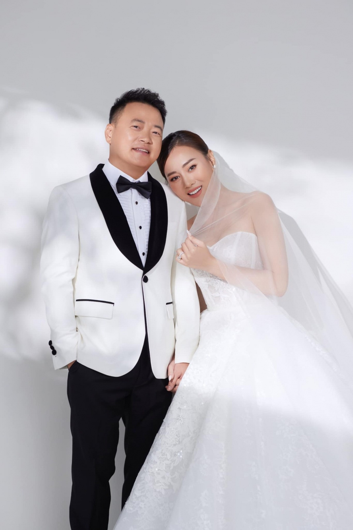 Phương Oanh ra sao giữa ồn ào của Shark Bình