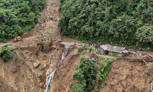 30m quốc lộ nối Lai Châu - Lào Cai bị cuốn trôi