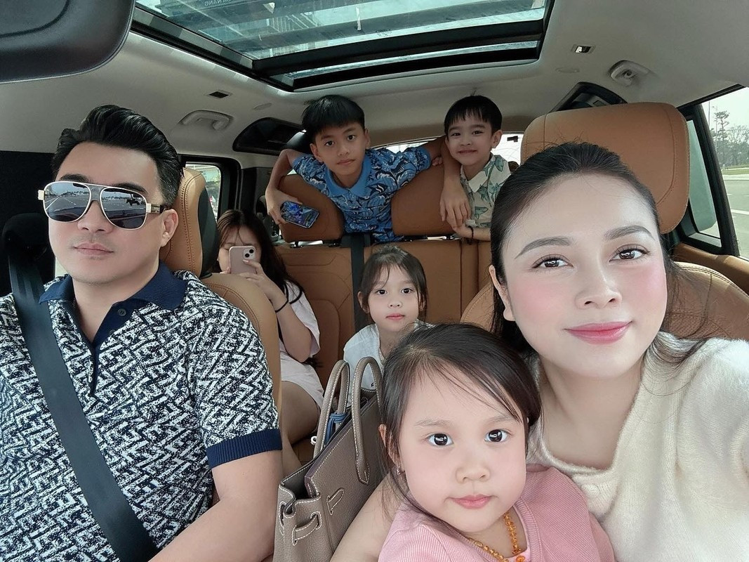 Xôn xao Hằng Túi khoe ảnh cưới chuẩn bị tổ chức hôn lễ lần 3