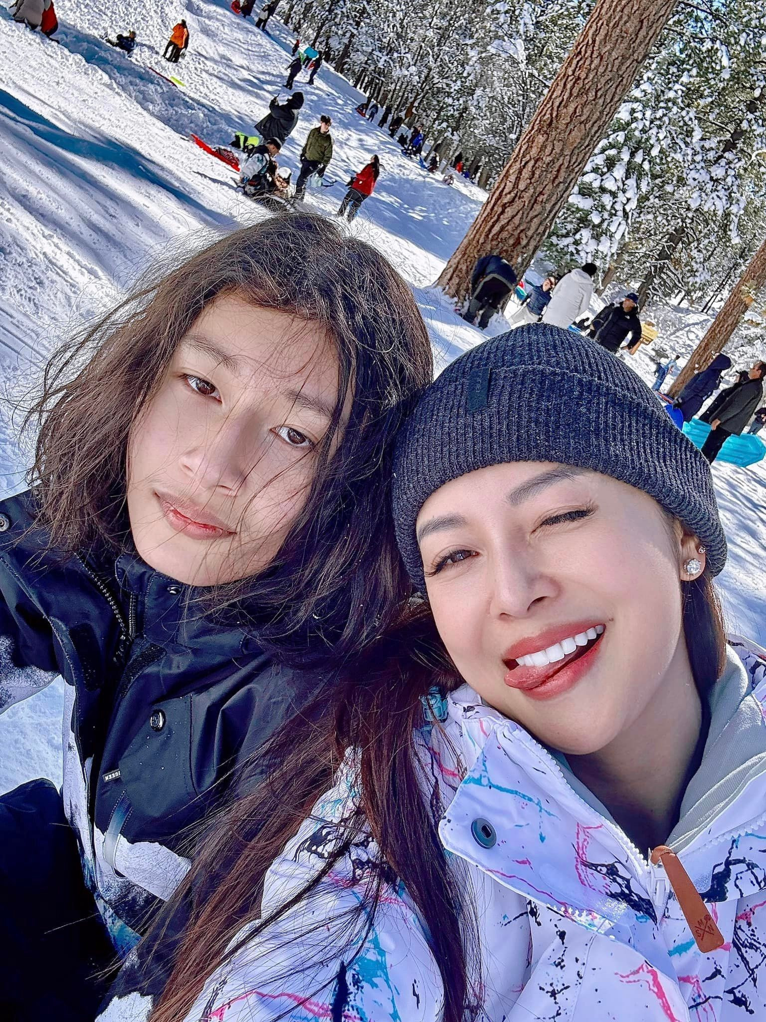 Con trai Jennifer Phạm và Quang Dũng cắt phăng mái tóc dài ngoại hình chuẩn soái ca