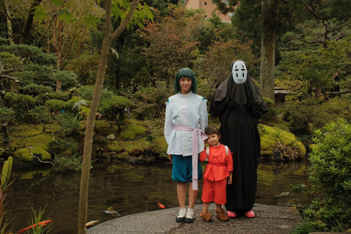 sao viet hoa trang thanh nhan vat squid game, cong chua va tac ke dip hallowen hinh anh 5