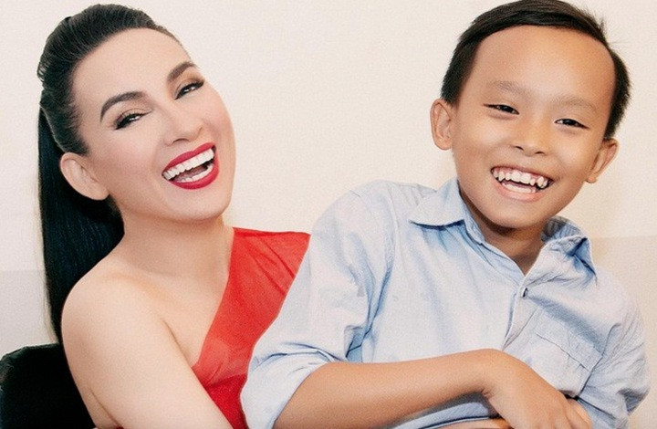 Hồ Văn Cường là con nuôi nổi tiếng nhất của Phi Nhung.