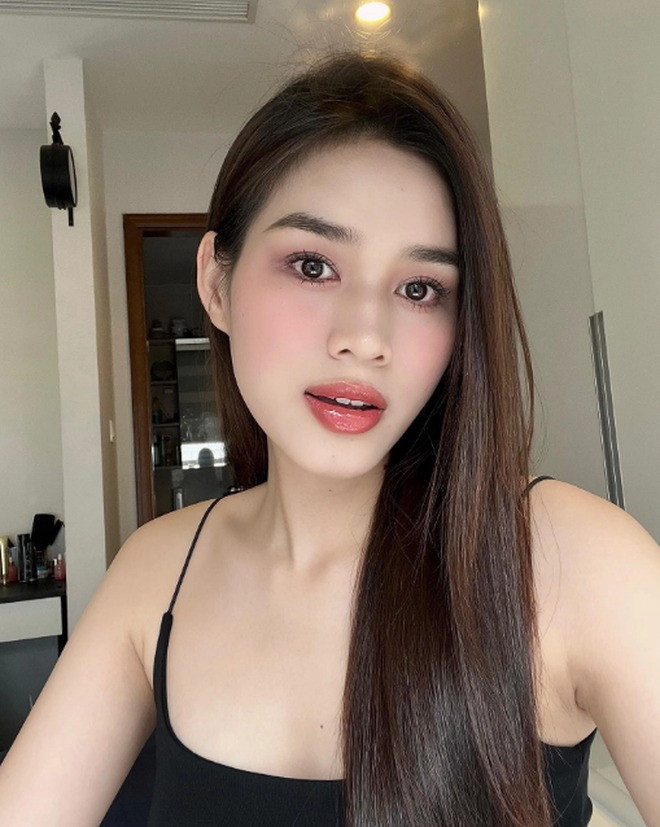 Đây là điểm không hề thay đổi của Hoa hậu Đỗ Thị Hà suốt 5 năm đăng quang