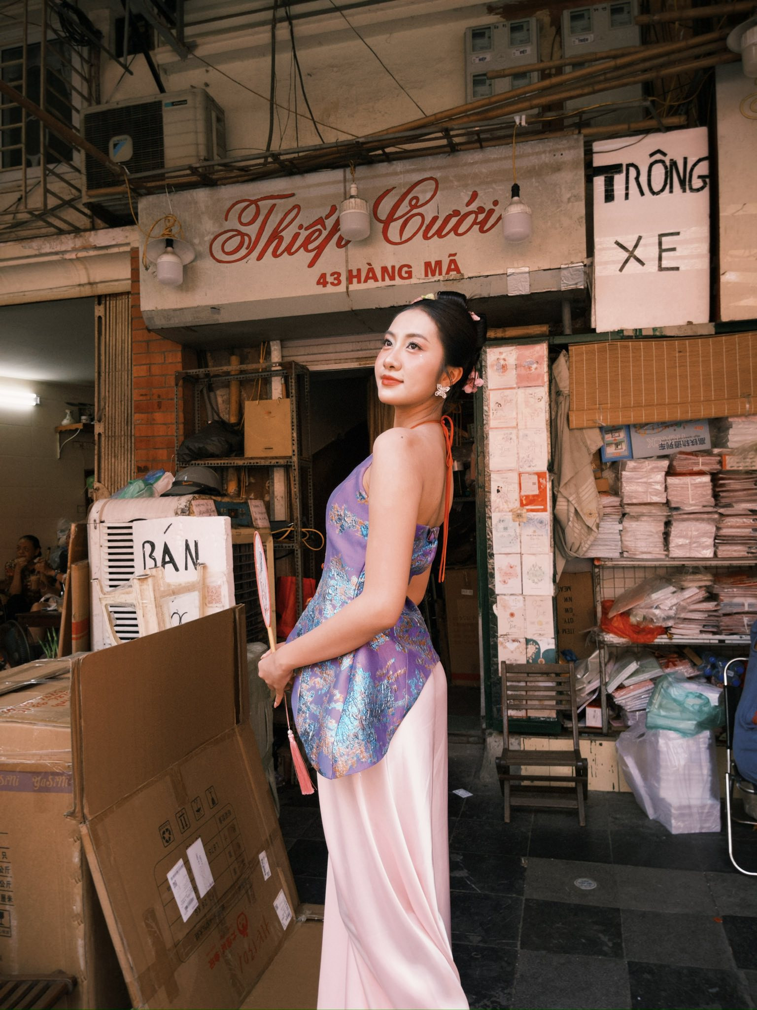 Hà Trúc Linh tỏa sáng cùng áo yếm đón Tết Trung Thu 2025 đầy sắc màu - Ảnh 9.