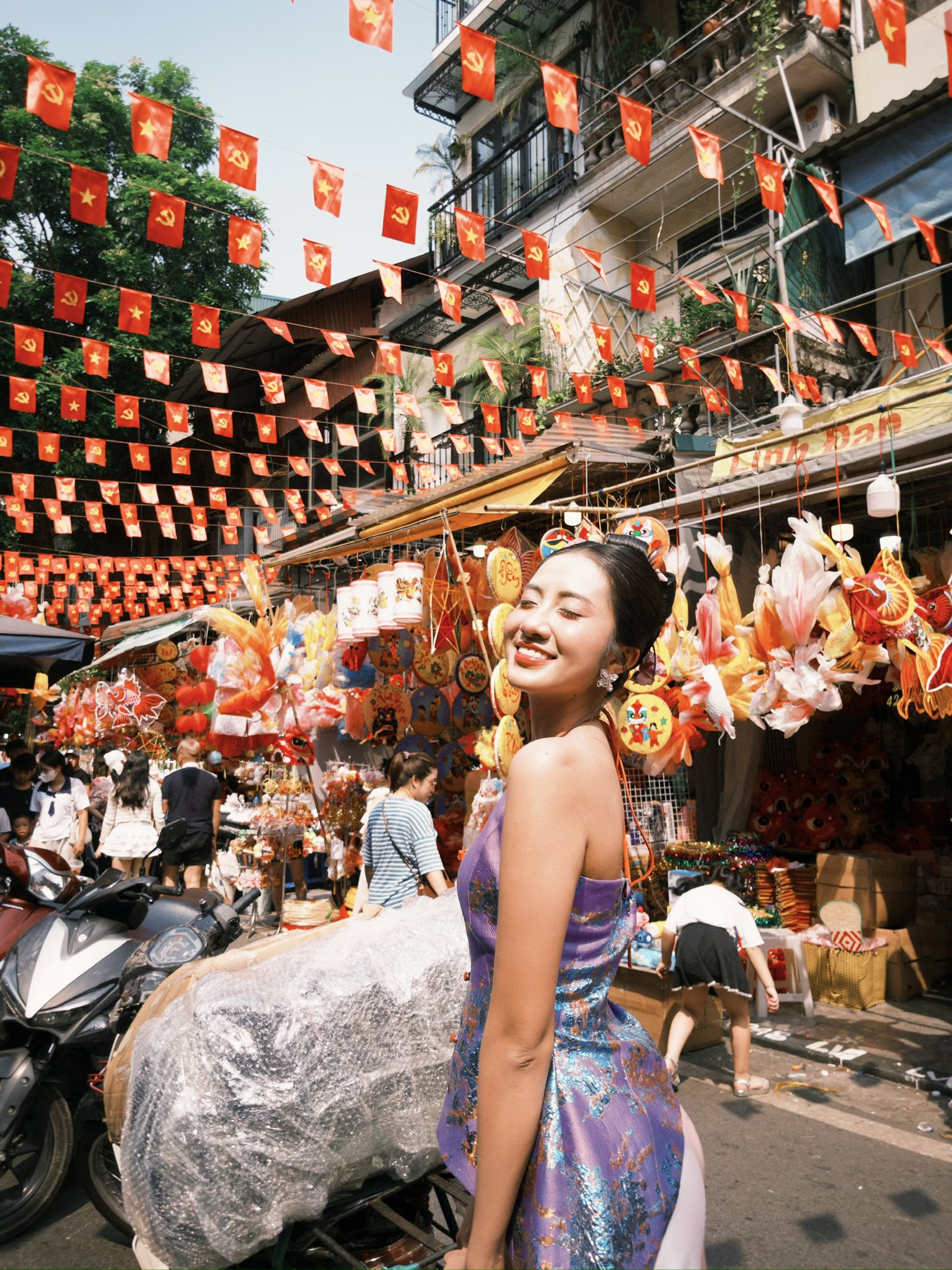 Hà Trúc Linh tỏa sáng cùng áo yếm đón Tết Trung Thu 2025 đầy sắc màu - Ảnh 2.