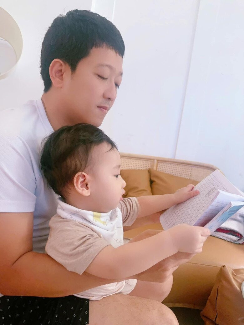 Trường Giang  Nhã Phương mừng sinh nhật con trai khoe cận cảnh gương mặt quý tử