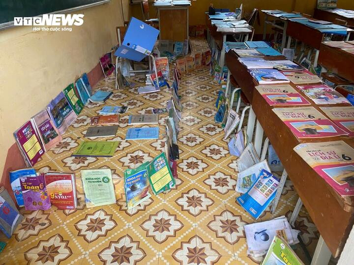 Gần 5.000 cuốn sách tại thư viện bị nước lũ cuốn trôi