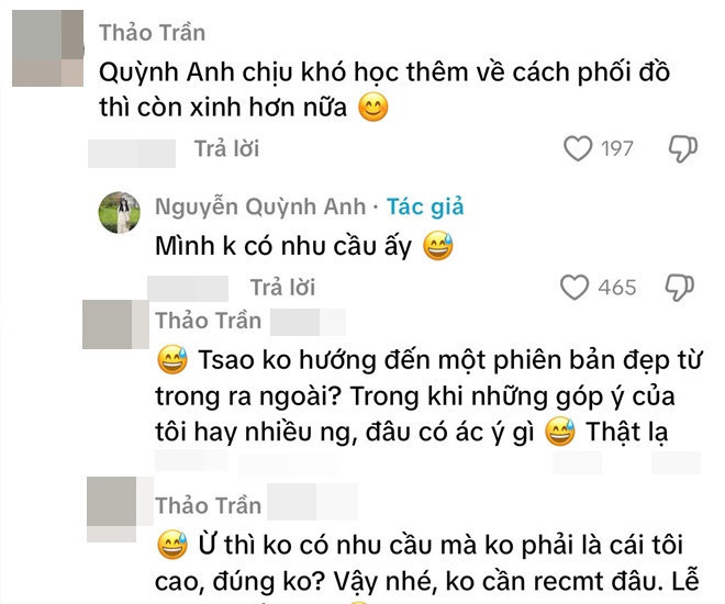 Vợ Đỗ Duy Mạnh lại ăn mặc lạc quẻ gây choáng phong cách chuẩn bà thím khi đi chợ