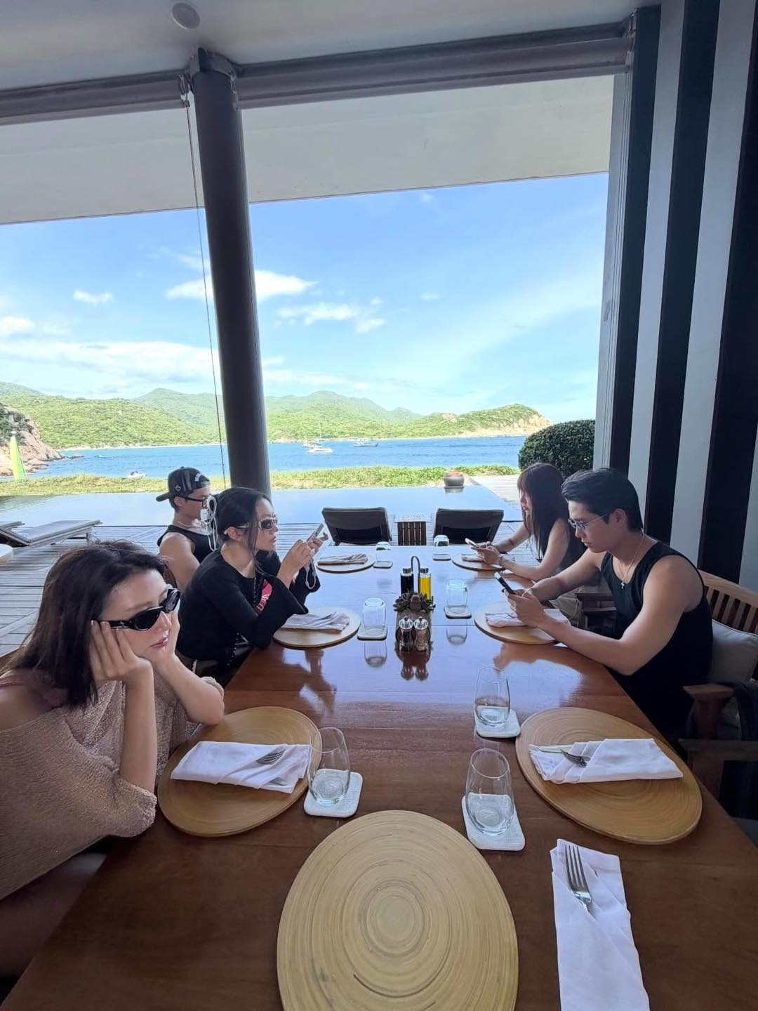 Bằng chứng cho thấy Bích Phương  Tăng Duy Tân về sống chung một nhà