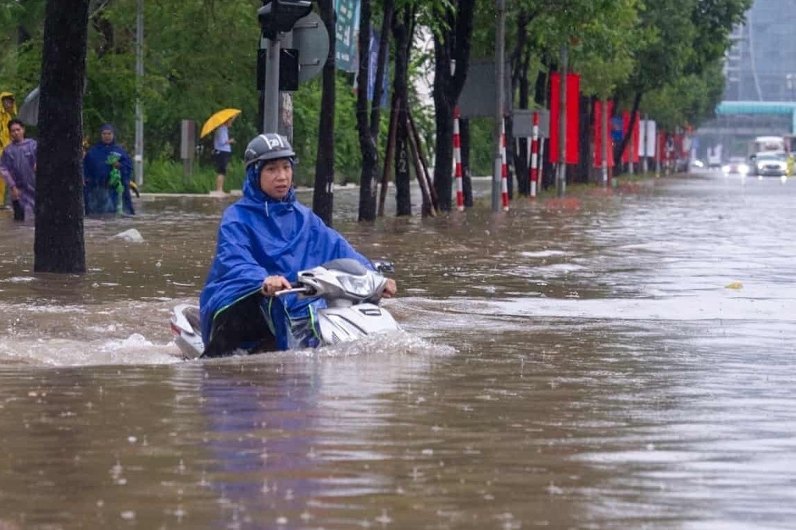 Sáng 7/10: Công an Hà Nội cảnh báo các tuyến đường có nguy cơ ngập úng