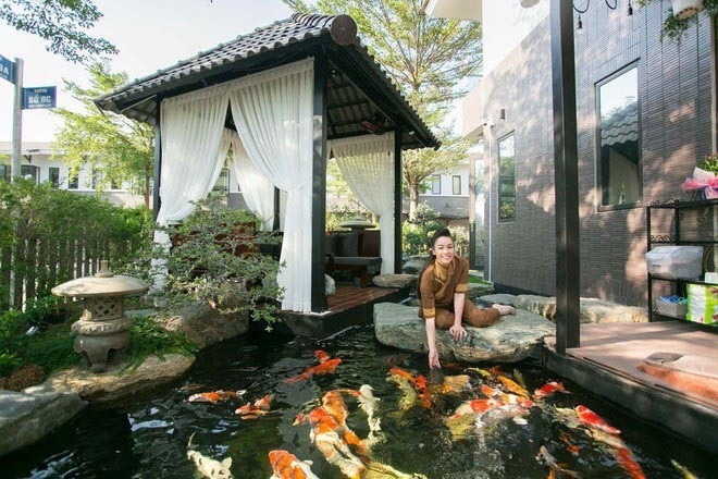 Phú bà Vbiz nhiều năm đều từ thiện tiền tỷ đời thường giàu có ra sao