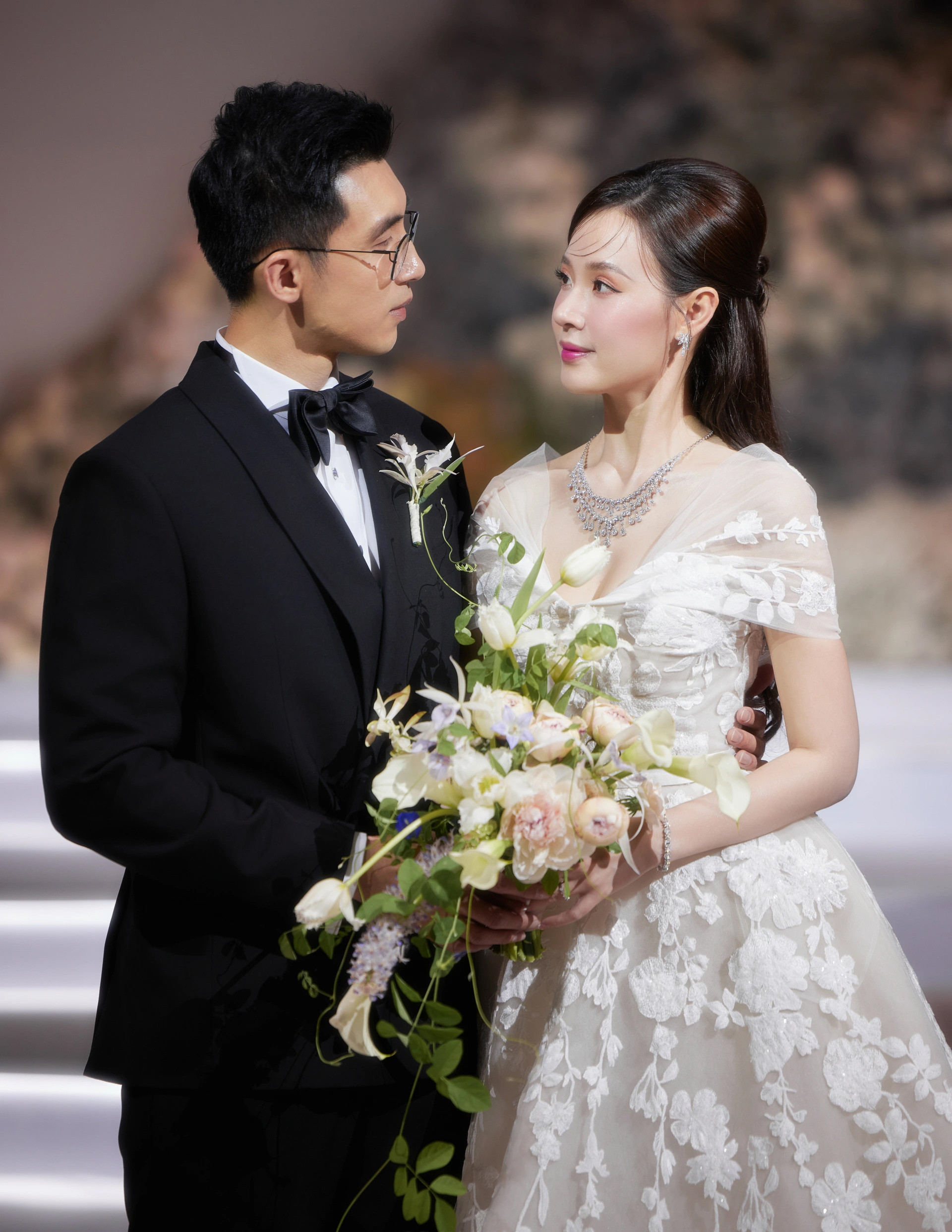 Phát sốt trước loạt hành động có 1  0   2 của chồng thiếu gia dành cho Midu