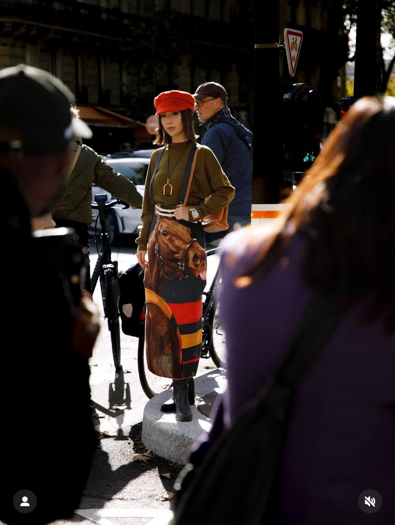 Quỳnh Anh Shyn ấn tượng với phong cách thời trang tại Paris - Ảnh 5.