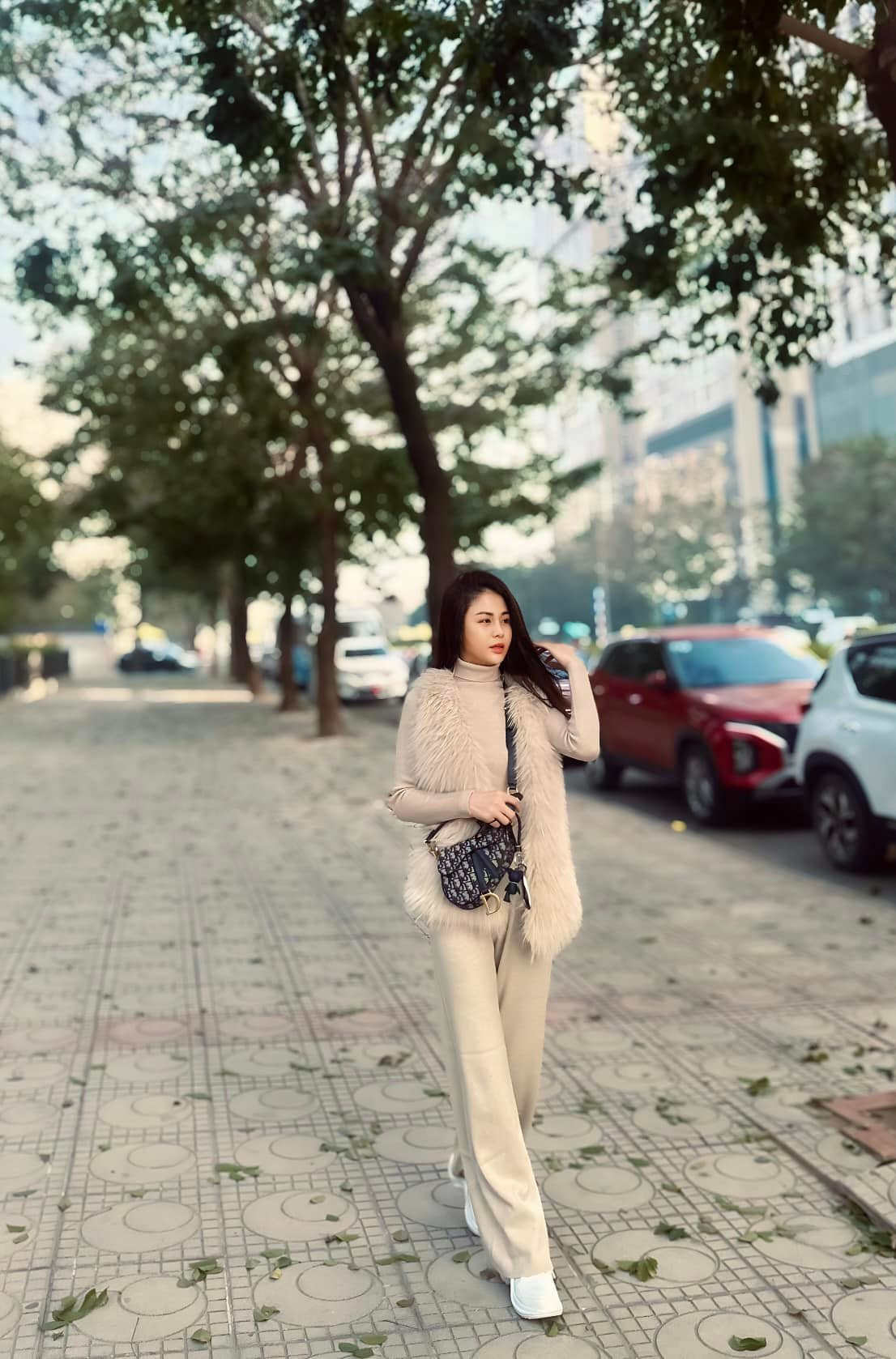 Lương Thu Trang mix đồ xuống phố ngày thu sang chảnh và nữ tính - Ảnh 11.