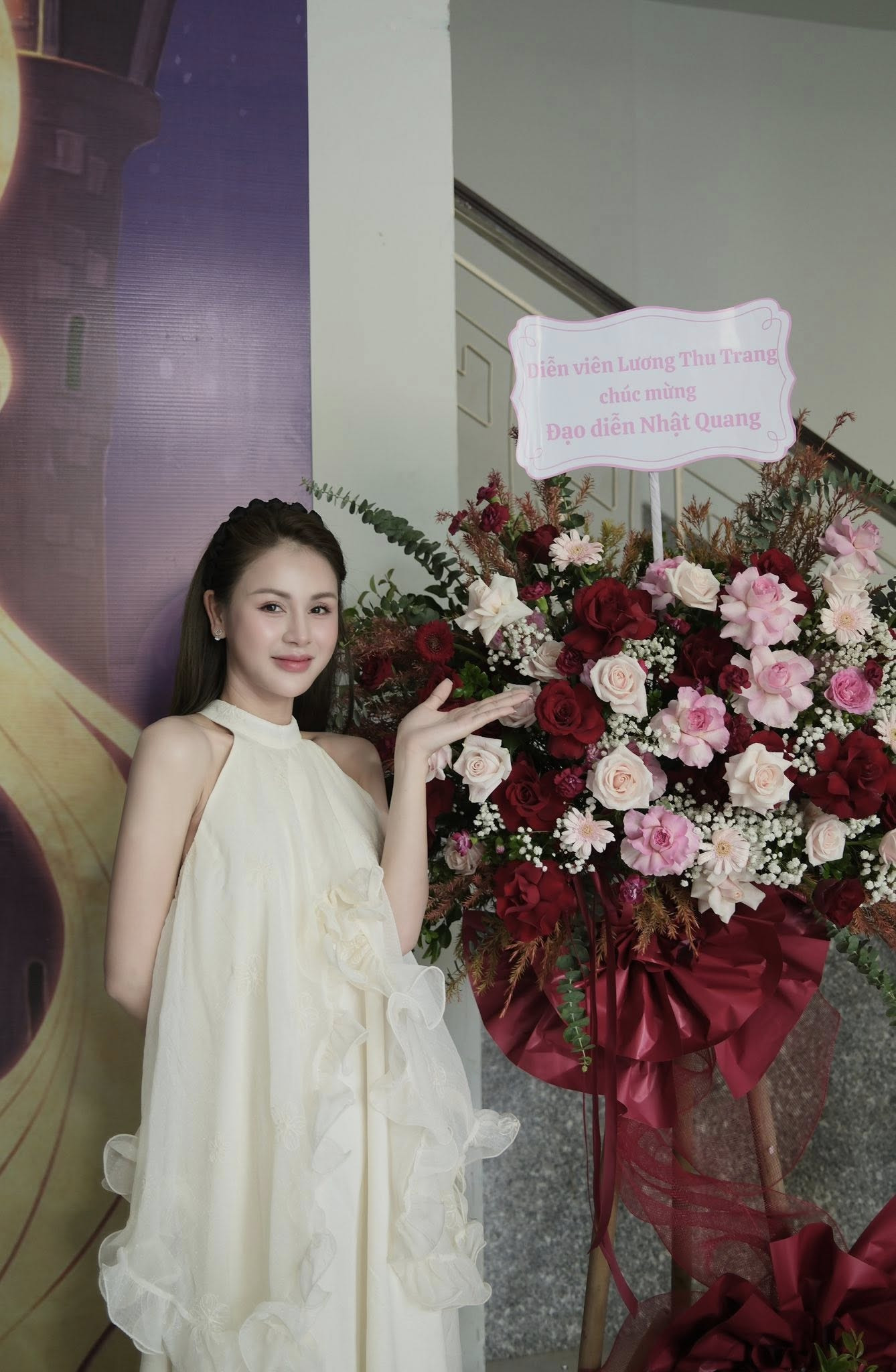 Lương Thu Trang  mix đồ xuống phố ngày thu sang chảnh và nữ tính - Ảnh 2.