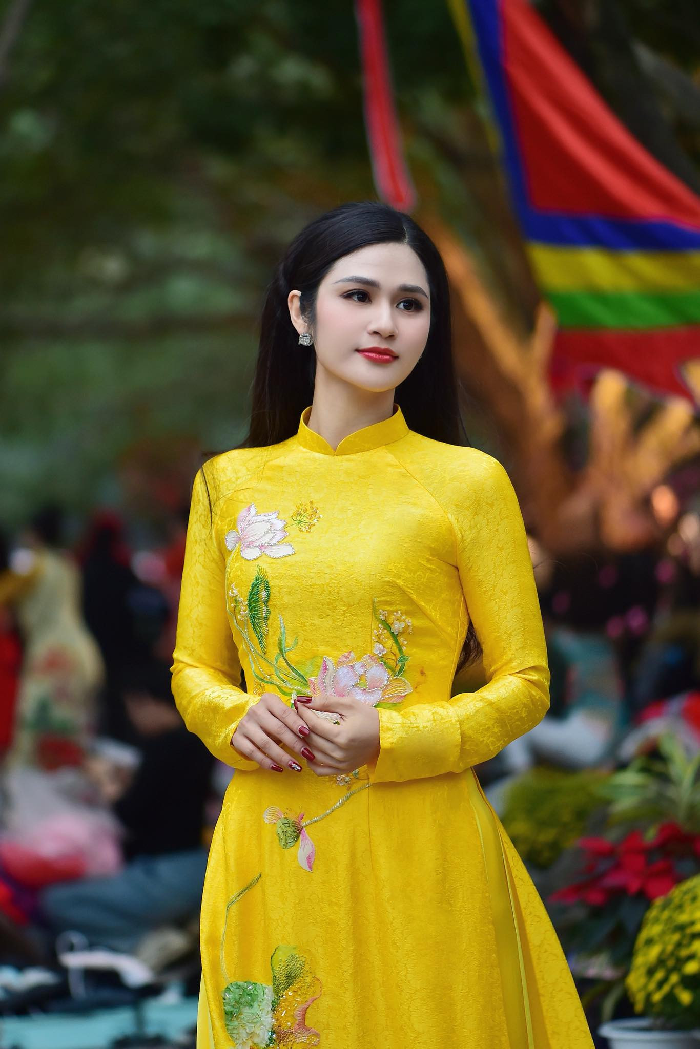 BTV Minh Trang diện trang phục trên truyền hình và đời thực khác nhau ra sao? - Ảnh 4.