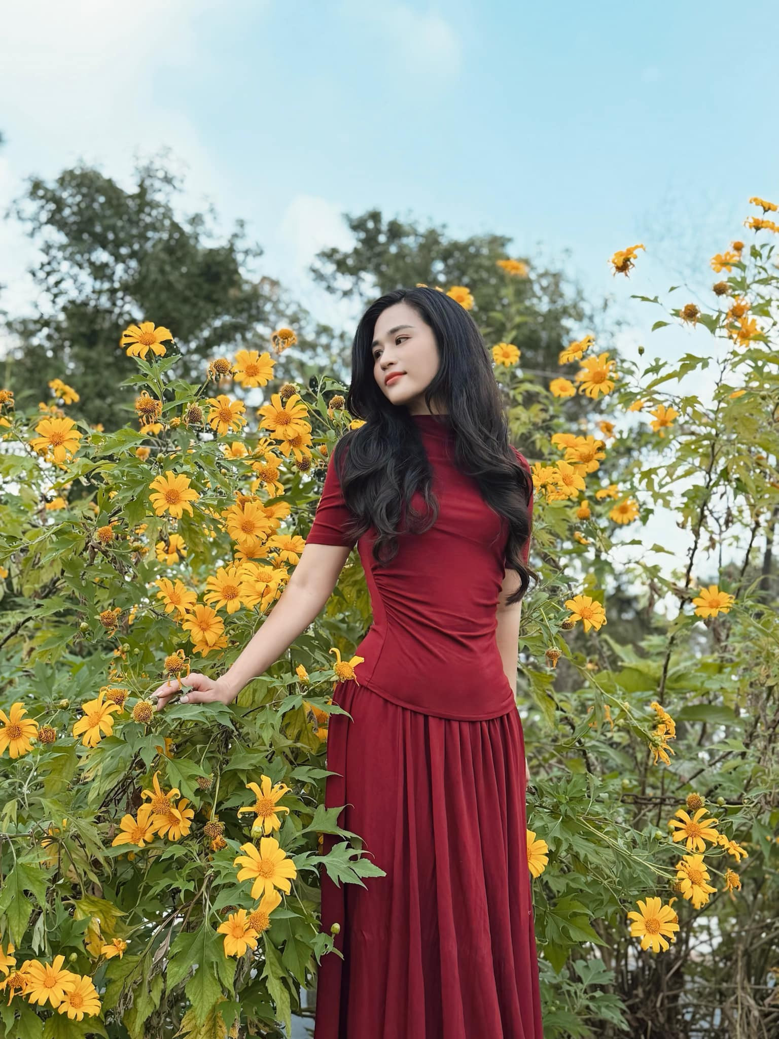 BTV Minh Trang diện trang phục trên truyền hình và đời thực khác nhau ra sao? - Ảnh 11.