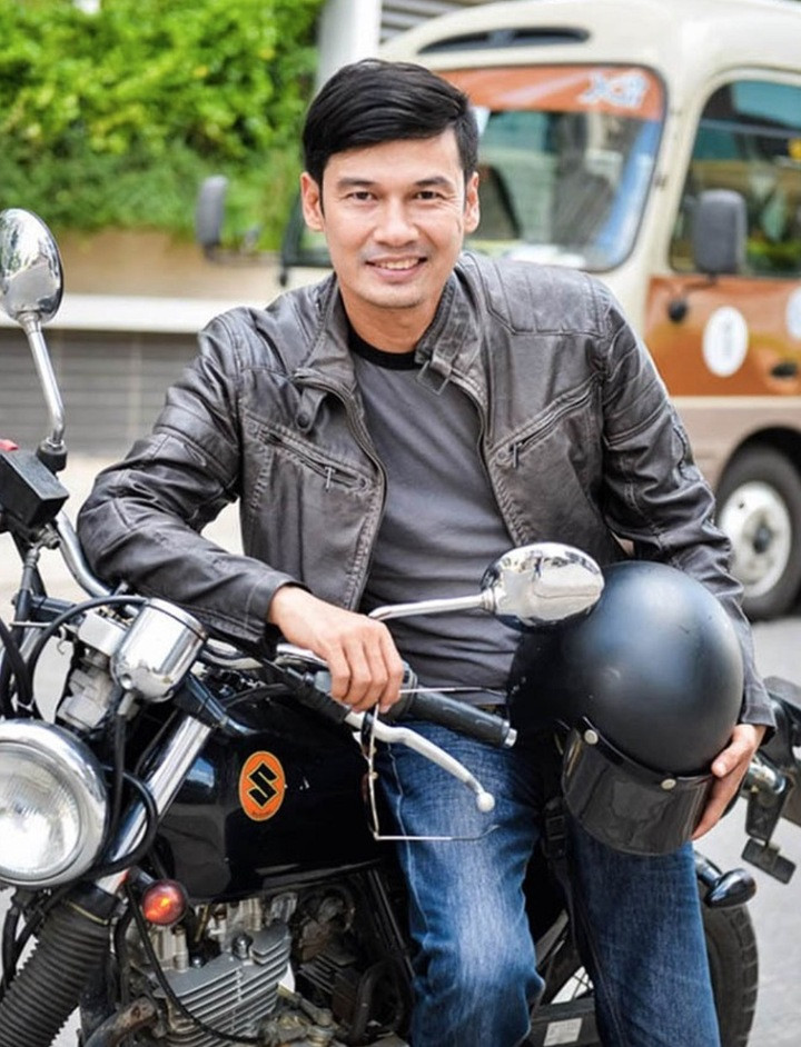 Tiết Cương nổi tiếng với nhiều bộ phim ăn khách.