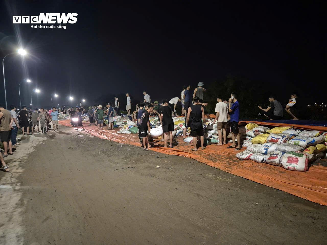 Lũ vượt lịch sử trên sông Cầu, hàng nghìn người đắp đê bối ở Bắc Ninh - 5