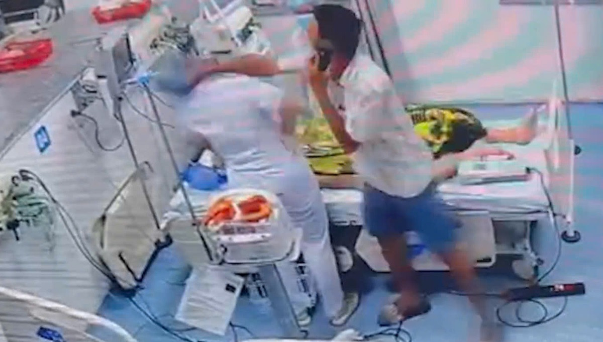 Nhân viên y tế bệnh viện đa khoa vũng tàu bị người nhà bệnh nhân hành hung.jpg