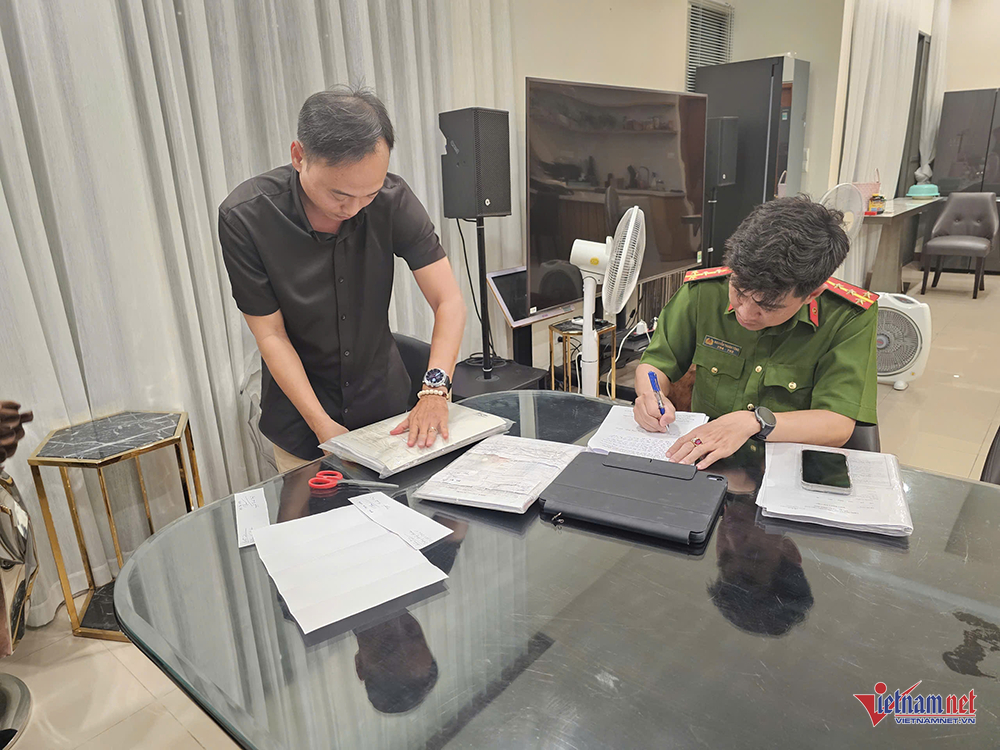 W-kham xet truong ngoc anh 4.png