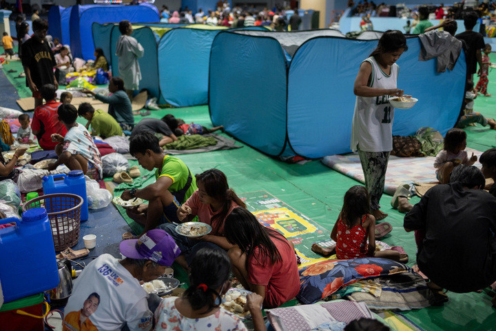 Khoảng 1 triệu người đã phải sơ tán.