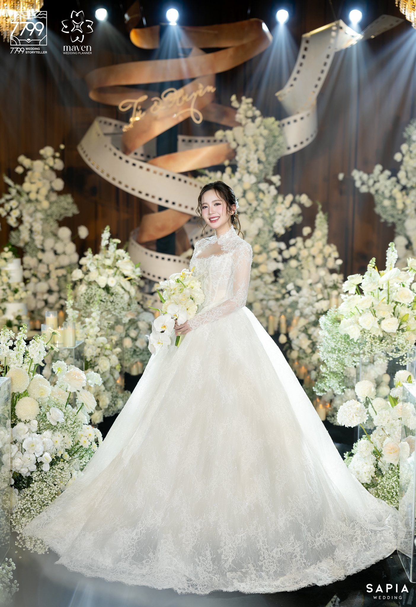 Đình Tú đáp trả khi bà xã Ngọc Huyền bị chê lùn chân ngắn