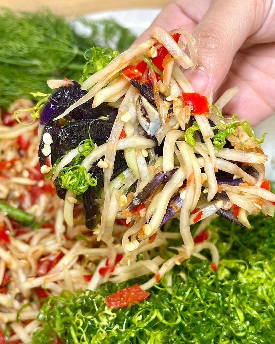 Trào lưu mukbang với lá chuối chiên giòn: Hương vị có thật sự đáng thử? - Ảnh 16.