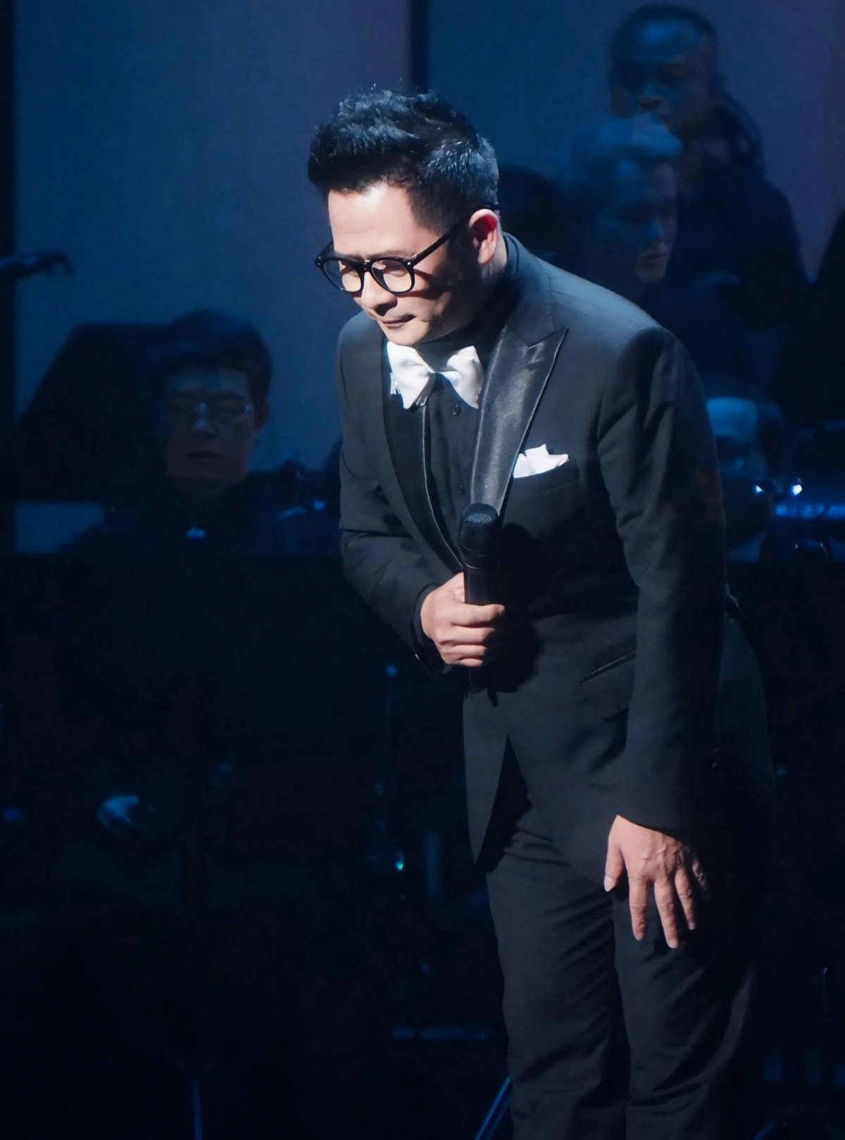 bang kieu xin loi sau status gay tranh cai lien quan den g-dragon hinh anh 1