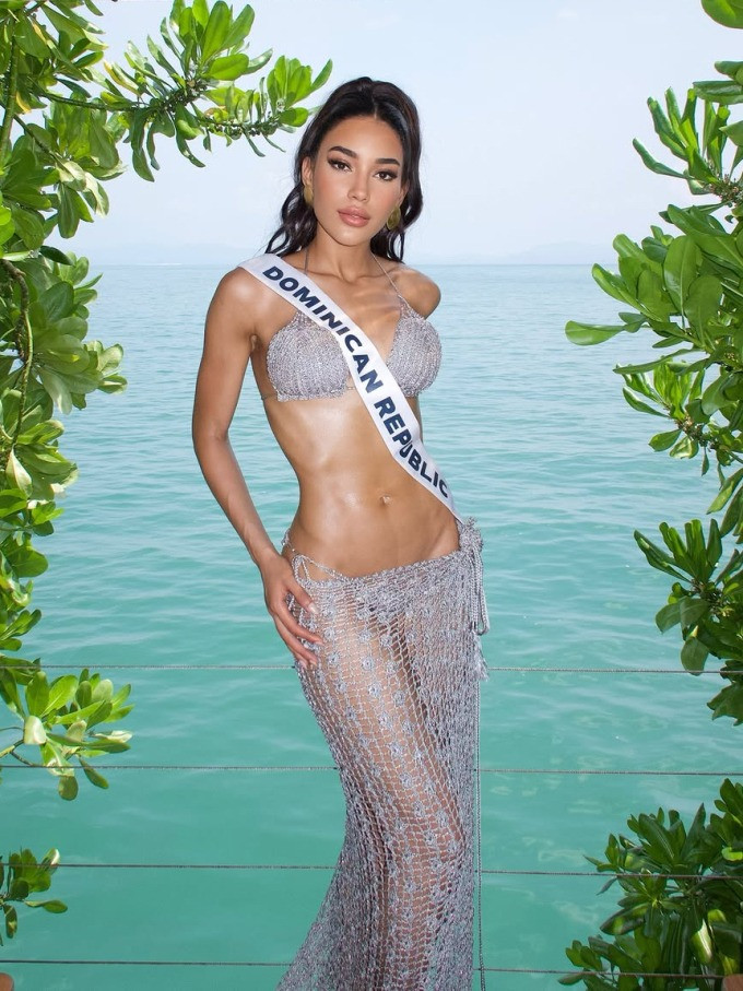 Hương Giang chia sẻ lý do không mặc bikini lạc quẻ giữa rừng thí sinh toàn đồ bơi cực bạo